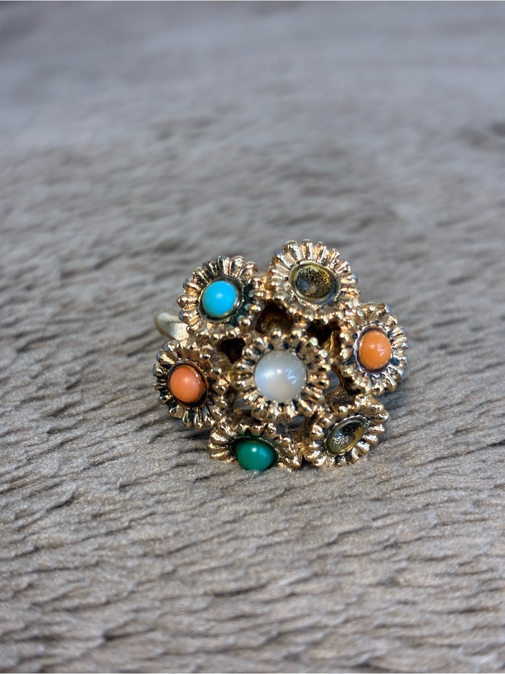 Vtg. Signed Sarah Coventry Flower Multicolor Adjustable Ring Luxurious Gold Tone